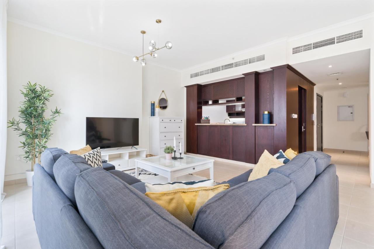 Stylish Apartment With Partial Burj Khalifa View ドバイ エクステリア 写真