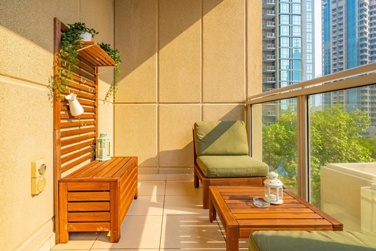 Stylish Apartment With Partial Burj Khalifa View ドバイ エクステリア 写真