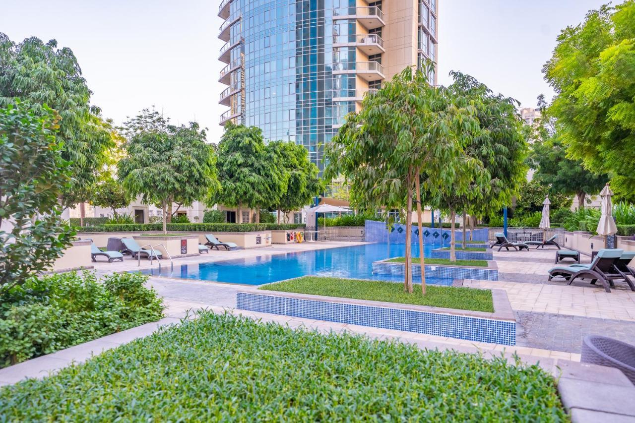 Stylish Apartment With Partial Burj Khalifa View ドバイ エクステリア 写真